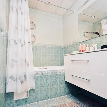 Spacious With Balcony شقة