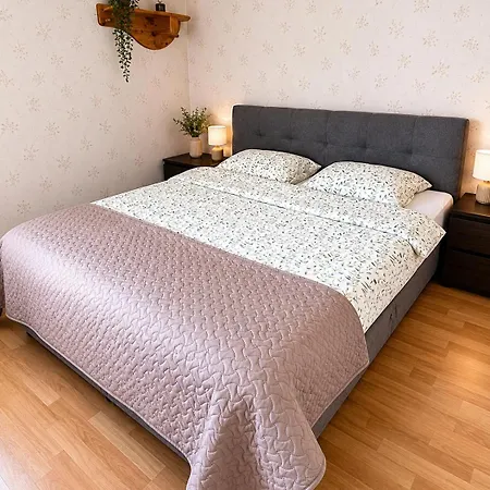 Spacious With Balcony شقة